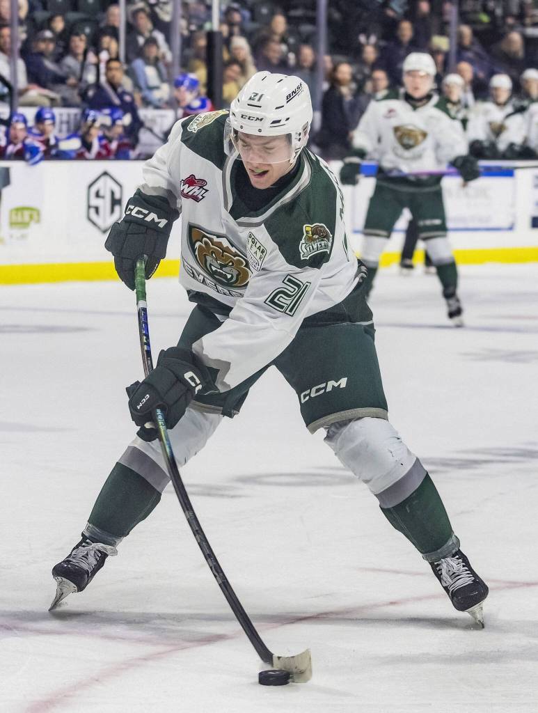 Silvertips Tyler MacKenzie takes a shot during the game against the Edmonton Oil Kings on Friday, Oct. 25, 2024 in Everett, Washington. (Olivia Vanni / The Herald)