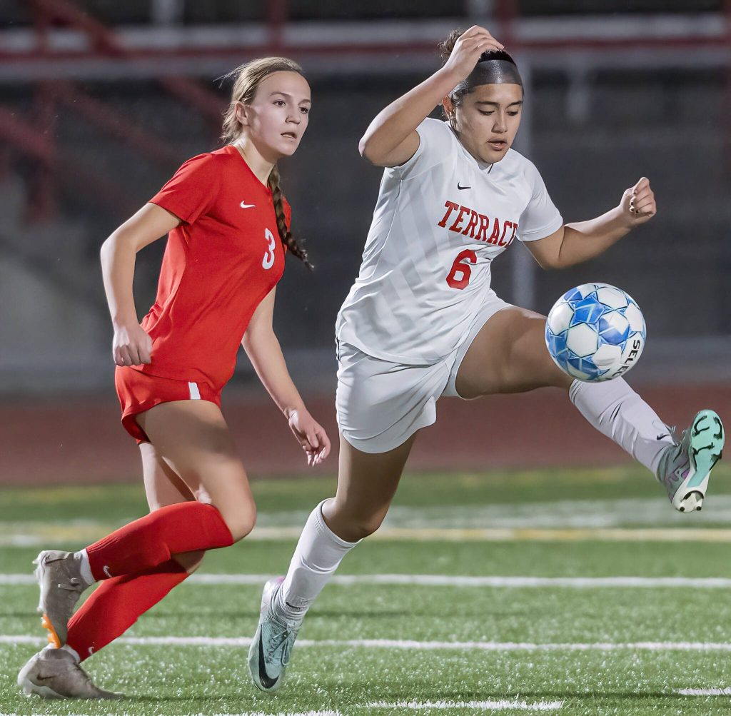 Mountlake Terraces Eva Gomez sticks her leg out to trap the ball during the 3A district game against Stanwood on Thursday, Oct. 31, 2024 in Stanwood, Washington. (Olivia Vanni / The Herald)