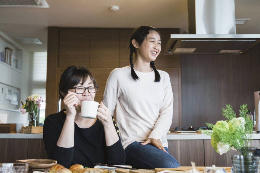 Dr. Adam Jonas, an internal medicine physician at Kaiser Permanente Everett Medical Center emphasizes the importance of sustainable lifestyle changes over short-term fixes. Photo courtesy of Kaiser Permanente.