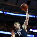 Gonzagas Domantas Sabonis (11) pulls down a pass in front of Syracuses Tyler Lydon (20) during the first half in a Sweet 16 matchup of the NCAA Tournaments Midwest region at the United Center in Chicago on Friday, March 25, 2016. (Chris Sweda / Chicago Tribune / Tribune News Services)