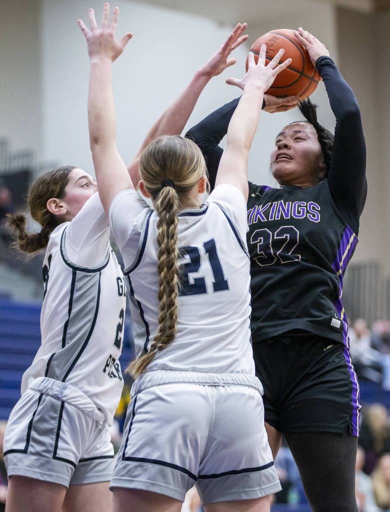 Lake Stevens Keira Isabelle Tupua makes a jump shot during the game against Glacier Peak on Friday, Jan. 24, 2025 in Snohomish, Washington. (Olivia Vanni / The Herald)
