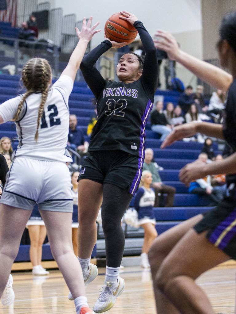 Lake Stevens Keira Isabelle Tupua makes a jump shot during the game against Glacier Peak on Friday, Jan. 24, 2025 in Snohomish, Washington. (Olivia Vanni / The Herald)