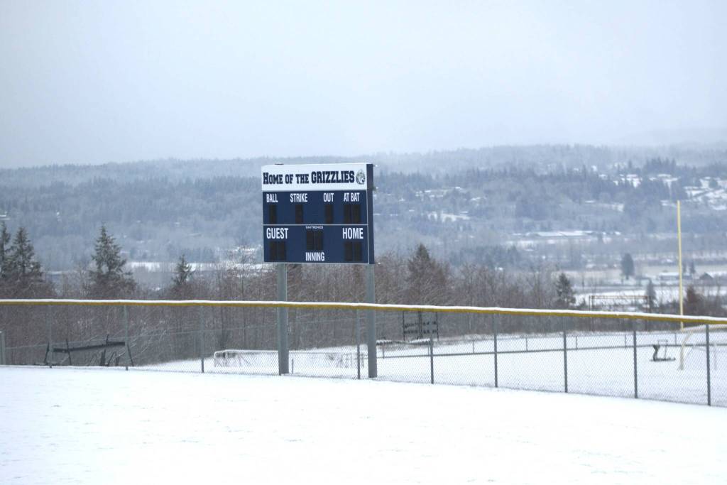 Snow stuck at Glacier Peak High School in Snohomish and many area sports venues on Wednesday, Feb. 5, 2025 (Aaron Coe / The Herald)