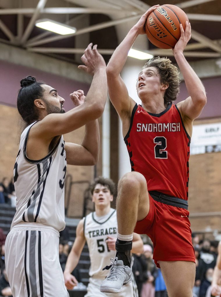 Snohomishs Bryson Wheat makes a layup during the 3A district loser-out playoff game Mountlake Terrace on Thursday, Feb. 13, 2025 in Mountlake Terrace, Washington. (Olivia Vanni / The Herald)