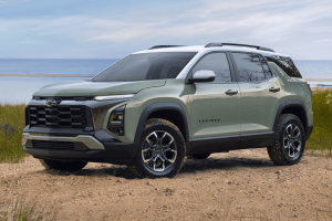 Cacti Green Equinox ACTIV photo provided by Chevrolet Newsroom.