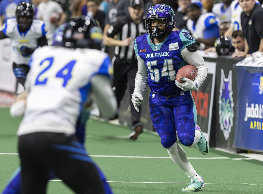 Washington Wolfpacks Chei Hill runs the ball down the field during the game against the Nashville Kats on Thursday, April 17, 2025 in Everett, Washington. (Olivia Vanni / The Herald)