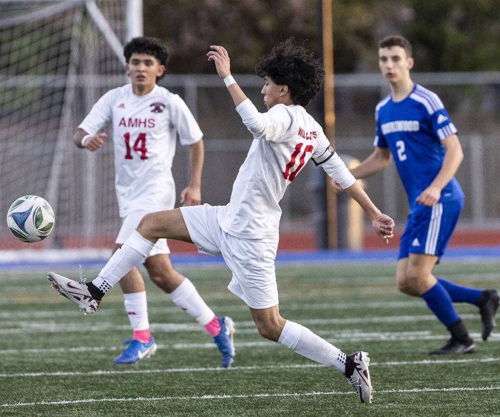 Archbishop Murphys Ivan Juarez Oropeza sticks his foot out to trap the ball during the game on Wednesday, April 30, 2025 in Shoreline, Washington. (Olivia Vanni / The Herald)