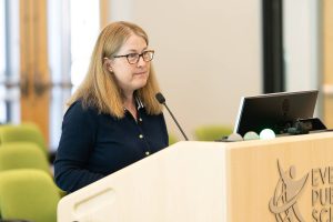 Anna Marie Laurence speaks to the Everett Public Schools Board of Directors on Thursday, May 1, 2025 in Everett, Washington. (Will Geschke / The Herald)