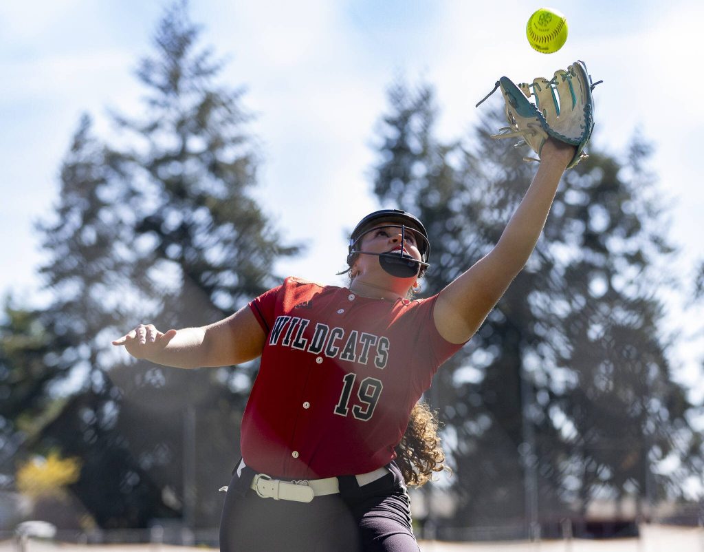 Archbishop Murphys Ari Dixon catches a pop-up for an out during the game against Edmonds-Woodway on Monday, May 5, 2025 in Everett, Washington. (Olivia Vanni / The Herald)