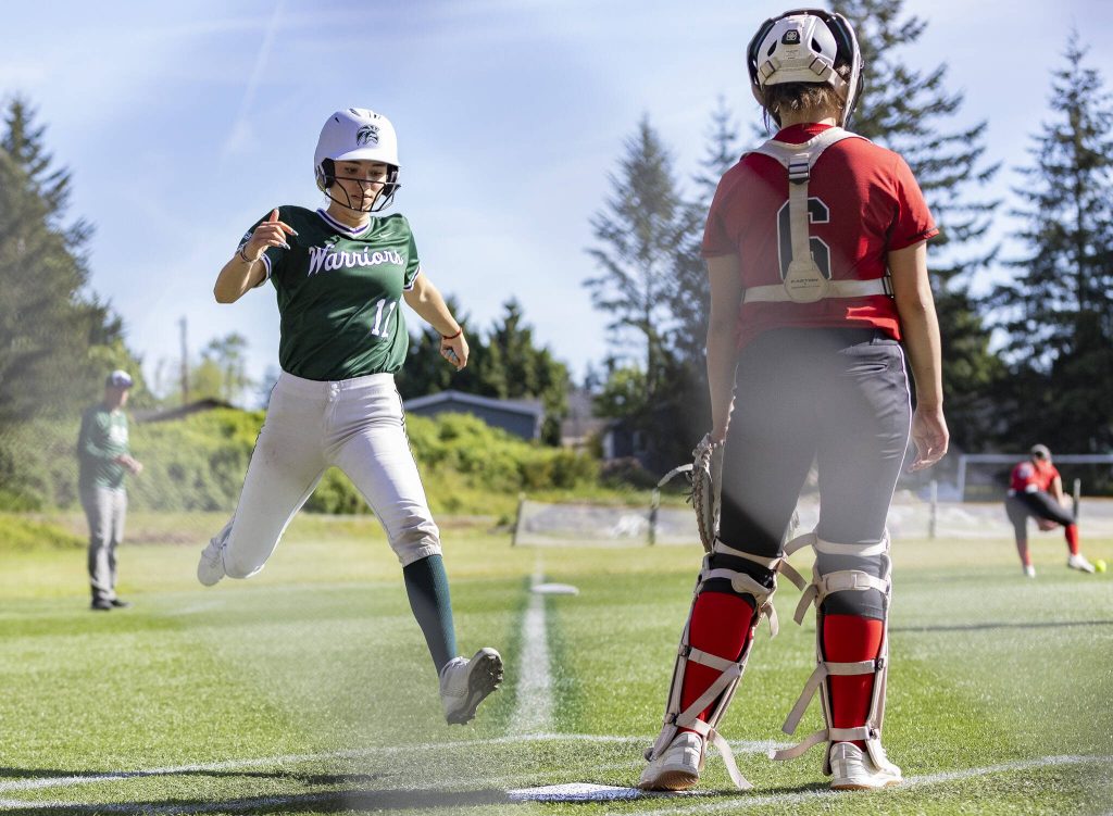Edmonds-Woodways Mara Gooch scores a run during the game against Archbishop Murphy on Monday, May 5, 2025 in Everett, Washington. (Olivia Vanni / The Herald)