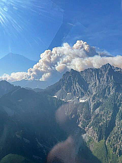 Smoke rises from the Bolt Creek fire early Saturday, Sept. 10, 2022, near Skykomish. (Courtesy Washington State Department of Natural Resources)