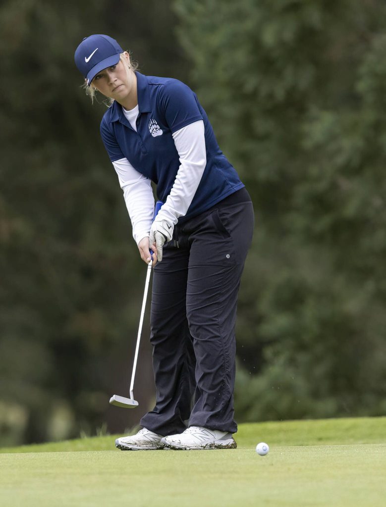 Glacier Peaks Jada May putts during the 4A District 1 Golf Tournament at Snohomish Golf Course on Wednesday, May 14, 2025 in Snohomish, Washington. (Olivia Vanni / The Herald)
