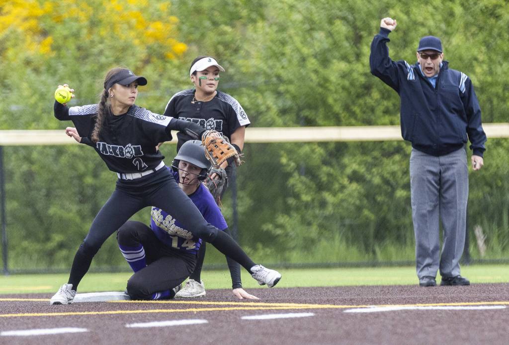 Jacksons Reese Westman gets a force out at second base during the 4A District 1 game against Lake Stevens on Friday, May 16, 2025 in Everett, Washington. (Olivia Vanni / The Herald)