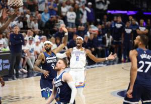 Oklahoma City Thunder guard Shai Gilgeous-Alexander (2) reacts after scoring in the fourth quarter. (Carlos Gonzalez / The Minnesota Star Tribune / Tribune News Services)