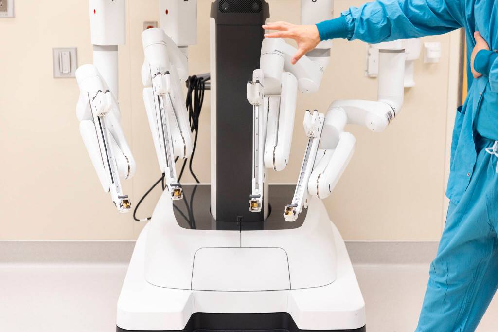 Dr. Brian Fong, a urologic surgeon, talks about the Da Vincis four arm system on Wednesday, Sept. 3, 2025, in Everett, Washington. (Olivia Vanni / The Herald)