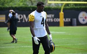 DK Metcalf of the Pittsburgh Steelers in action during Minicamp at UPMC Rooney Sports Complex on June 12, 2025, in Pittsburgh. (Justin Berl / Getty Images / Tribune News Services)