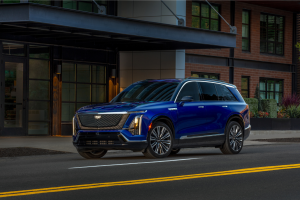 The 2026 Cadillac Vistiq Premium Luxury model in Opulent Blue.