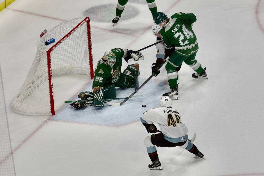 Silvertips goalie Raiden LeGall lunges towards a loose puck in the crease during Everett's 3-2 overtime loss to the Portland Winterhawks at Angel of the Winds Arena in Everett on Sept. 28, 2025. (Joe Pohoryles / The Herald)