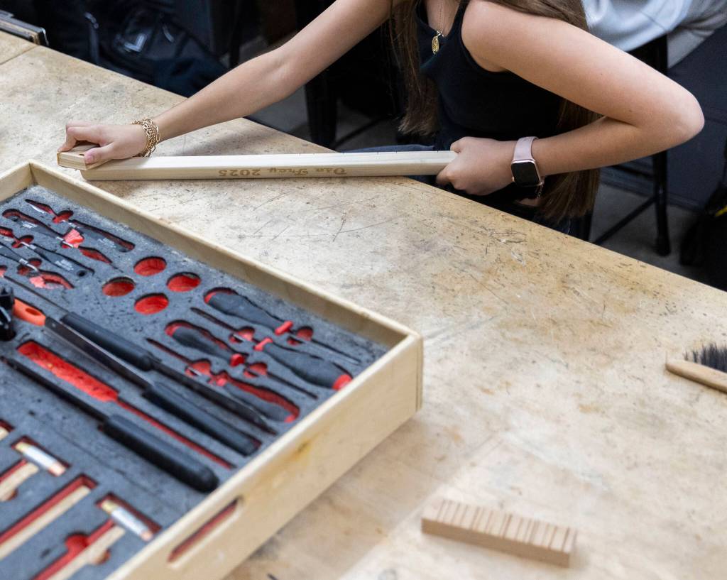 Students work on their canjos during class on Oct. 7, 2025, in Lake Stevens, Washington. (Olivia Vanni / The Herald)