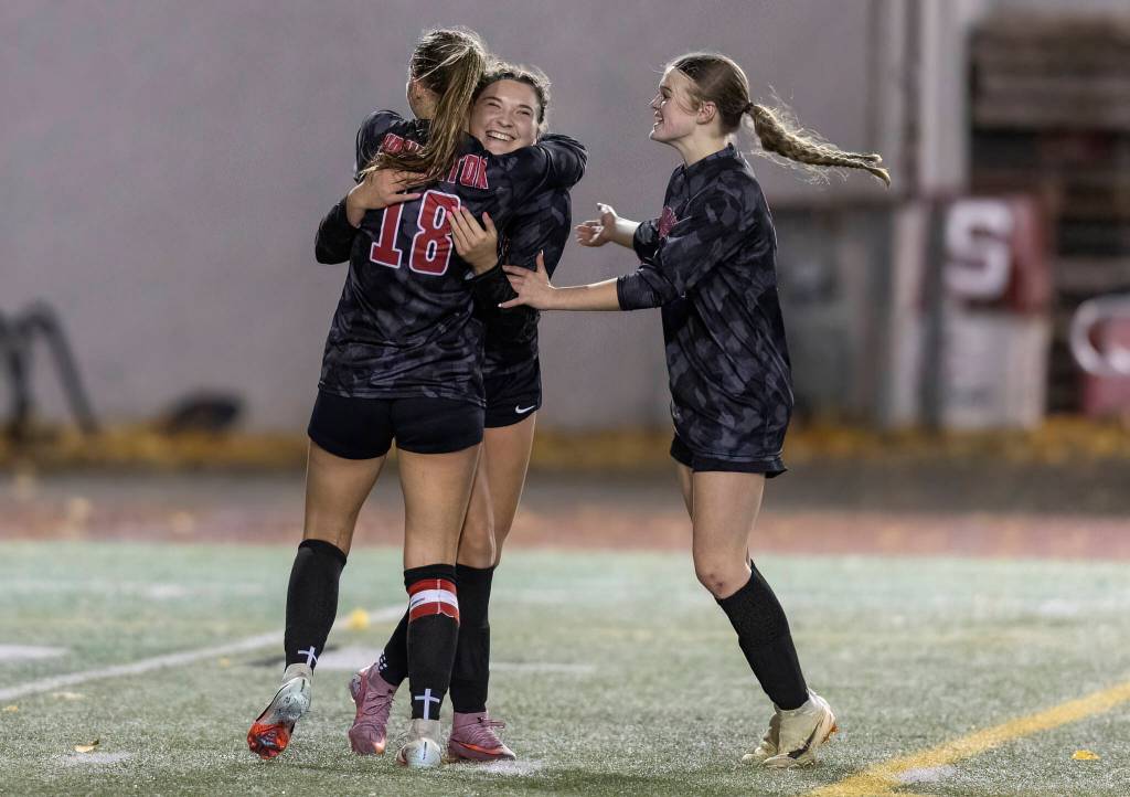 Snohomishs Danica Avalos celebrates her goal with her teammates during the game against Stanwood on Oct. 27, 2025 in Snohomish, Washington. (Olivia Vanni / The Herald)