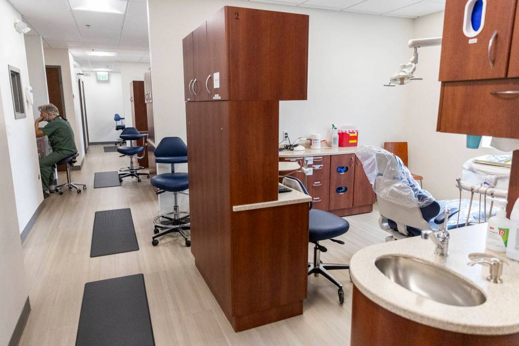 Inside the dental clinic at the Community Life Center on Oct. 28, 2025 in Lynnwood, Washington. (Olivia Vanni / The Herald)