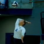 Everett junior Ava Gonzalez serves the ball during the Seagulls 3-1 win against Glacier Peak at Everett High School on Sept. 15, 2025. (Joe Pohoryles / The Herald)