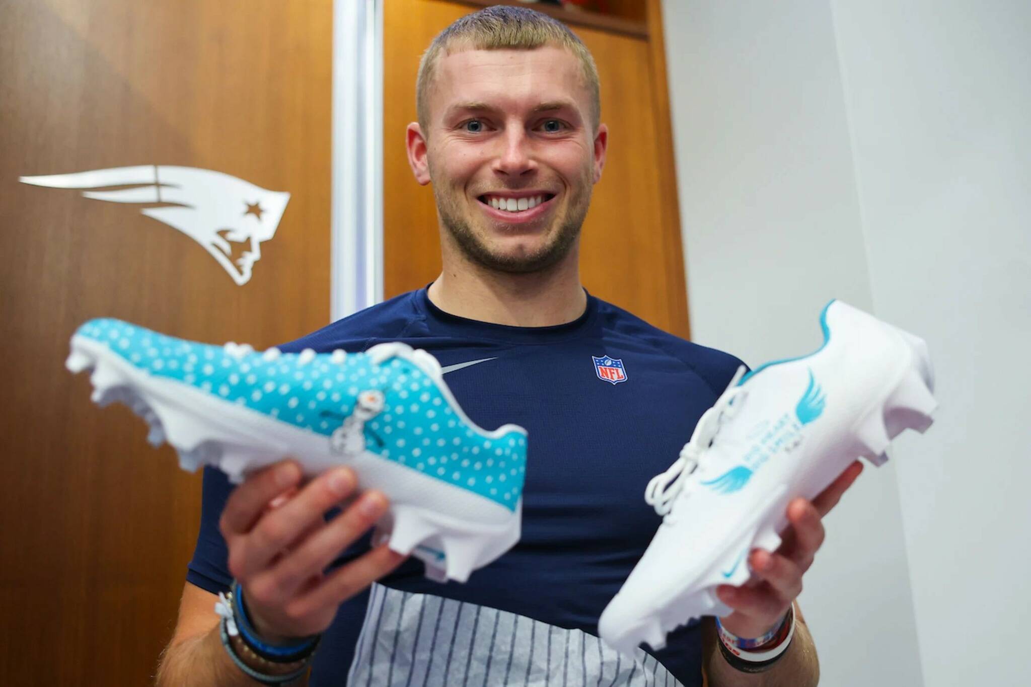 Former Monroe star supports local foundation with NFL cleats
