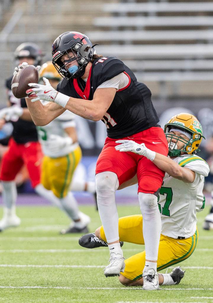 Archbishop Murphys Henry Gabalis makes a catch during the 2A state championship game against Tumwater at Husky Stadium on Saturday, Dec. 6, 2025 in Seattle, Washington. (Olivia Vanni / The Herald)