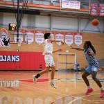 Everett freshman Bubba Palacol whips the ball across the court during the Trojans 93-92 overtime loss to the Sasquatch at Walt Price Student Fitness Center on Jan. 3, 2026. (Daniel Acosta / Everett CC)