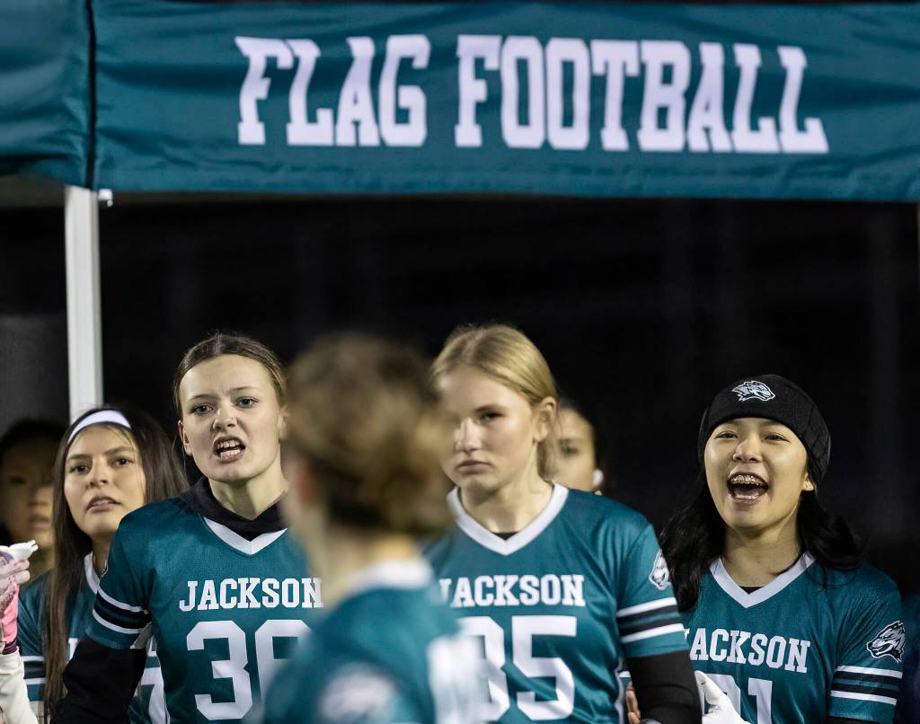 Jackson players cheer on their teammates from the sidelines during the game against Squalicum on Wednesday, Jan. 7, 2026 in Everett, Washington. (Olivia Vanni / The Herald)