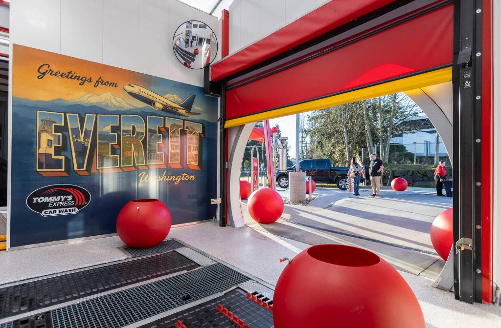 An Everett mural scene inside of Tommys Express Car Wash on Friday, Jan. 16, 2026 in Everett, Washington. (Olivia Vanni / The Herald)