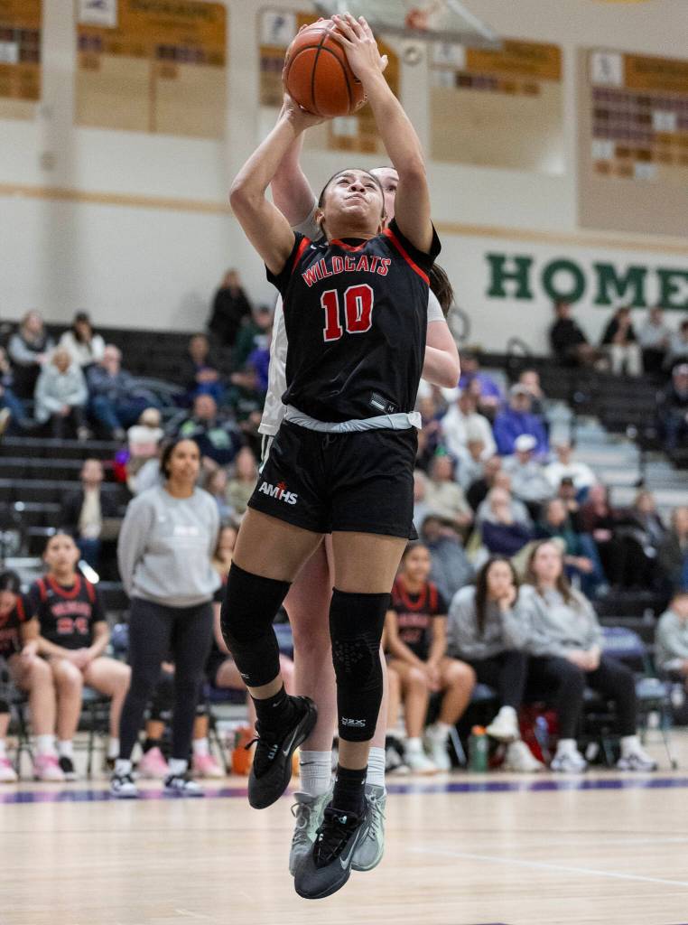 Archbishop Murphys Ashley Fletcher takes a jump shot during the game against Edmonds-Woodway on Tuesday, Jan. 20, 2026 in Edmonds, Washington. (Olivia Vanni / The Herald)