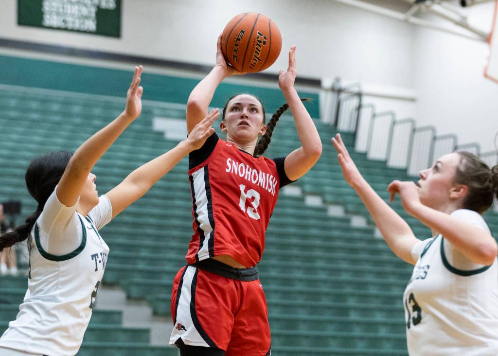 Snohomishs Sienna Capelli takes a jump shot during the game against Jackson on Thursday, Jan. 22, 2026 in Mill Creek, Washington. (Olivia Vanni / The Herald)