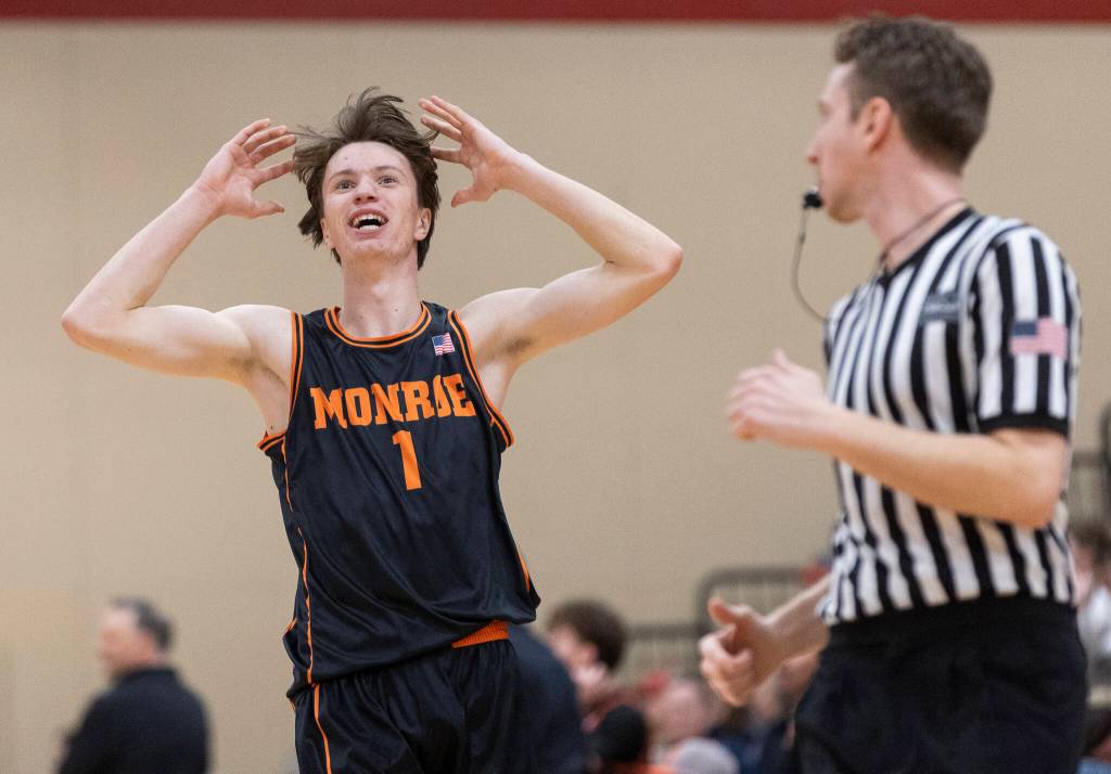 Monroes Caleb Campbell reacts to a foul called on him during the game against Snohomish on Wednesday, Jan. 28, 2026 in Snohomish, Washington. (Olivia Vanni / The Herald)