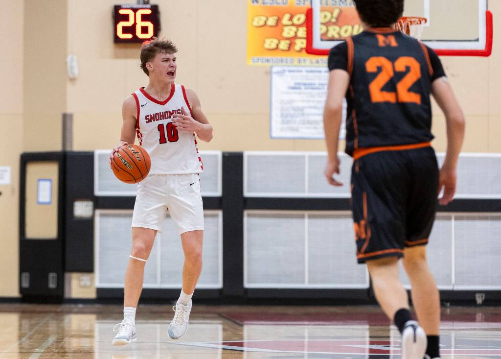 Snohomishs Grant Smith yells out a play during the game against Monroe on Wednesday, Jan. 28, 2026 in Snohomish, Washington. (Olivia Vanni / The Herald)