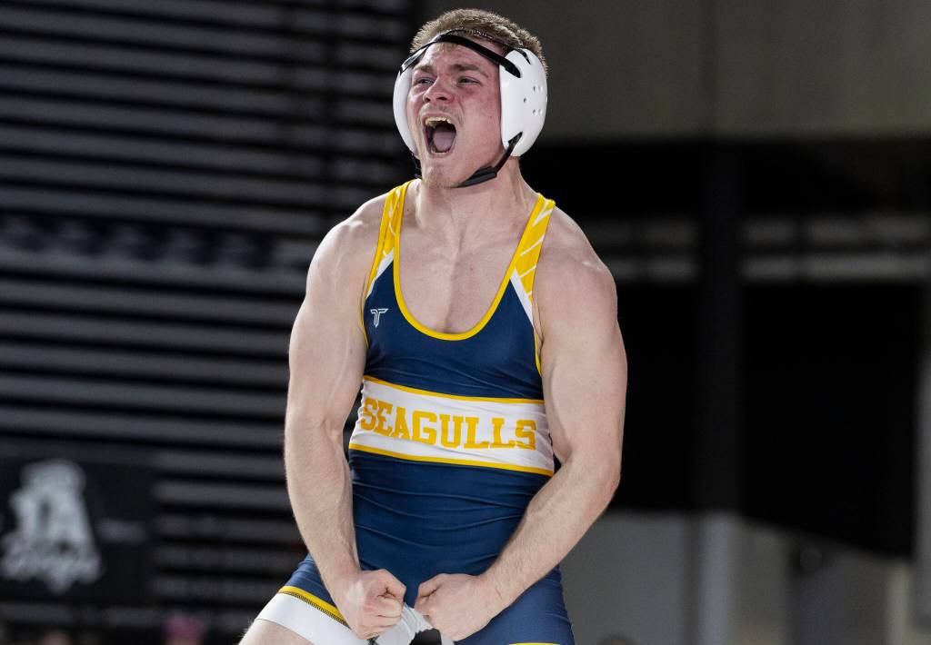Everetts Alex Buiukli reacts after winning the 3A boys 165-pound semifinal match at the Mat Classic on Friday, Feb. 20, 2026 in Tacoma, Washington. (Olivia Vanni / The Herald)