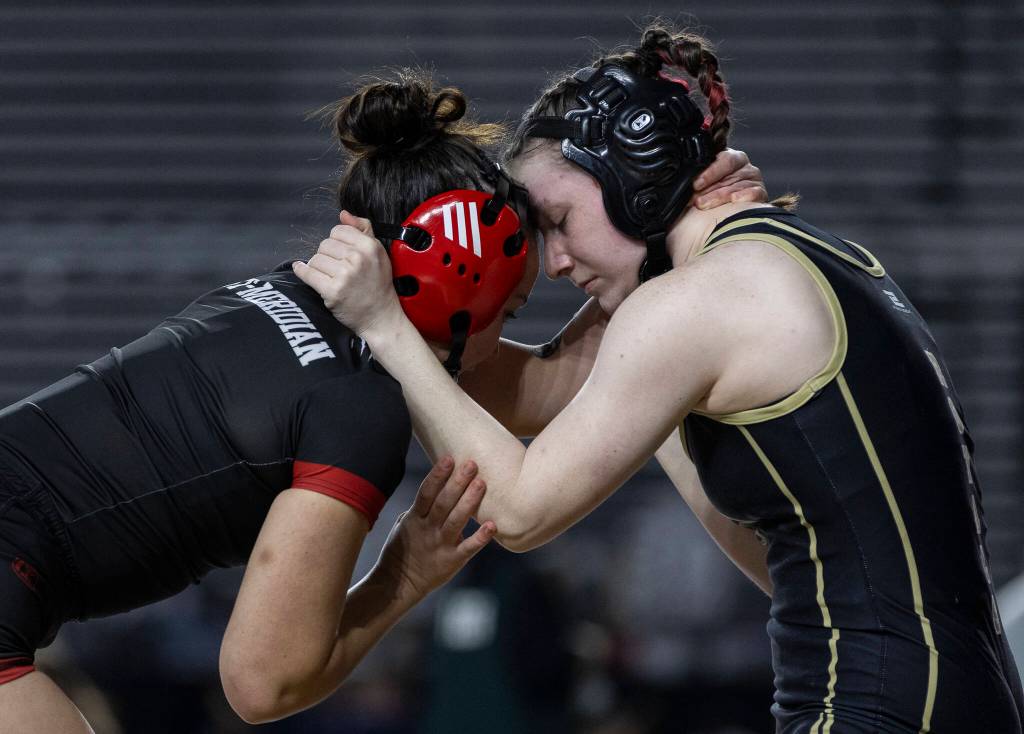 Lynnwoods Brianna Williams wrestles during the 3A girls 135-pound semifinal match at the Mat Classic on Friday, Feb. 20, 2026 in Tacoma, Washington. (Olivia Vanni / The Herald)