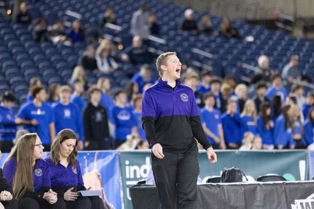 Lake Stevens head coach Seth Dodge shouts to his team during a state round of 12 game against Bothell on Wednesday, March 4, 2026 at the Tacoma Dome in Tacoma. (Qasim Ali / The Herald)
