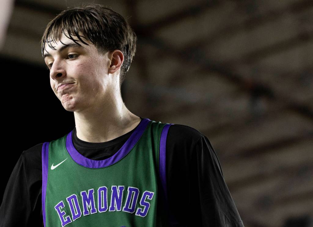 Edmonds-Woodways William Alseth looks on during the 3A state quarterfinal game Bellarmine Prep on Thursday, March 5, 2026 in Tacoma, Washington. (Olivia Vanni / The Herald)