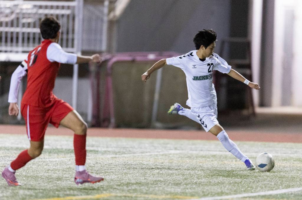 Jacksons Juno Jun crosses the ball during the game against Snohomish on Monday, April 6, 2026 in Snohomish, Washington. (Olivia Vanni / The Herald)