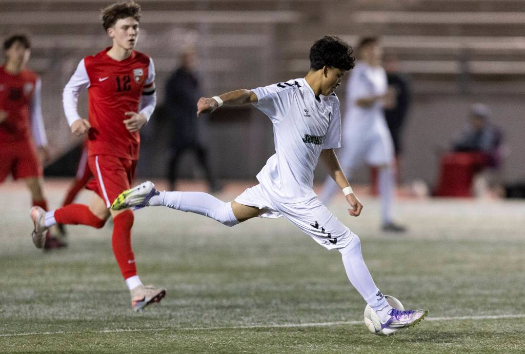Jacksons Jonathan Molina takes a shot during the game against Snohomish on Monday, April 6, 2026 in Snohomish, Washington. (Olivia Vanni / The Herald)
