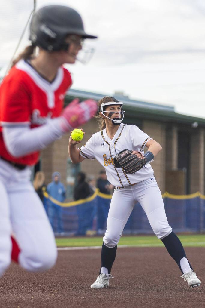 Everetts Anna Luscher throws the ball to first base for an out during the game against Snohomish on Thursday, April 16, 2026 in Everett, Washington. (Olivia Vanni / The Herald)