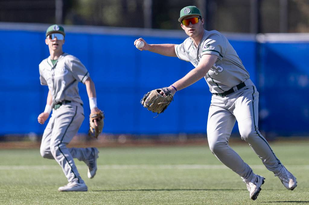 Edmonds-Woodways Cameron Croft fields the ball during the game against Shorewood on Wednesday, April 29, 2026 in Shoreline, Washington. (Olivia Vanni / The Herald)