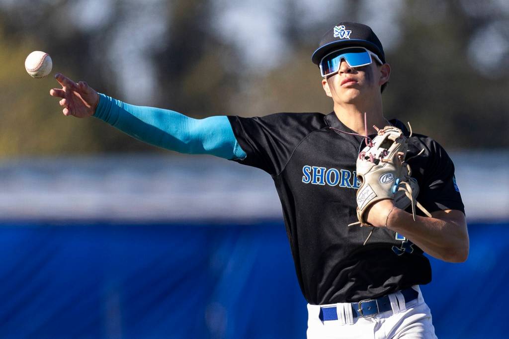 Shorewoods Nolan Chang fields the ball during the game against Edmonds-Woodway on Wednesday, April 29, 2026 in Shoreline, Washington. (Olivia Vanni / The Herald)