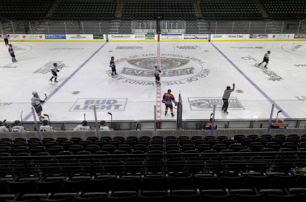 Hackers play at Angel of the Winds Arena on Sunday, March 29, 2026 in Everett, Washington. (Olivia Vanni / The Herald)