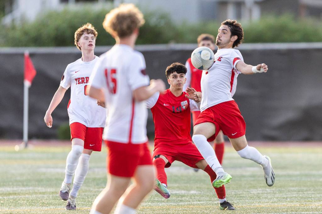 Mountlake Terraces Nick Portillo controls the ball against Snohomishs Aurick Arreola-Villasenor during the loser-out 3A district playoff game on Thursday, May 7, 2026 in Snohomish, Washington. (Olivia Vanni / The Herald)