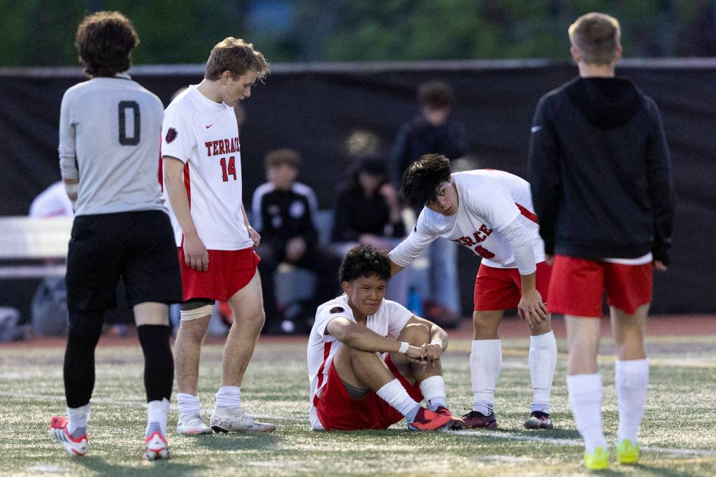 Mountlake Terraces Tien Tieu reacts after losing to Snohomosh in the loser-out 3A district playoff game on Thursday, May 7, 2026 in Snohomish, Washington. (Olivia Vanni / The Herald)