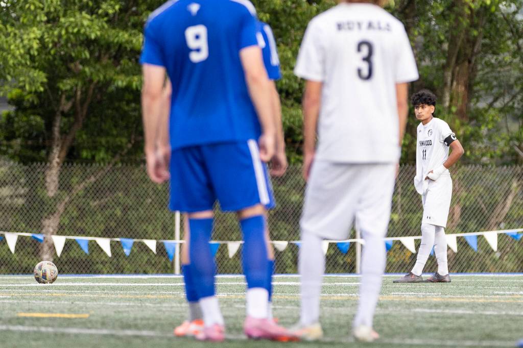 Lynnwoods Henrry Torres-Hernandez waits to take a free kick during the 3A district semifinal game against Shorewood on Tuesday, May 12, 2026 in Shoreline, Washington. (Olivia Vanni / The Herald)