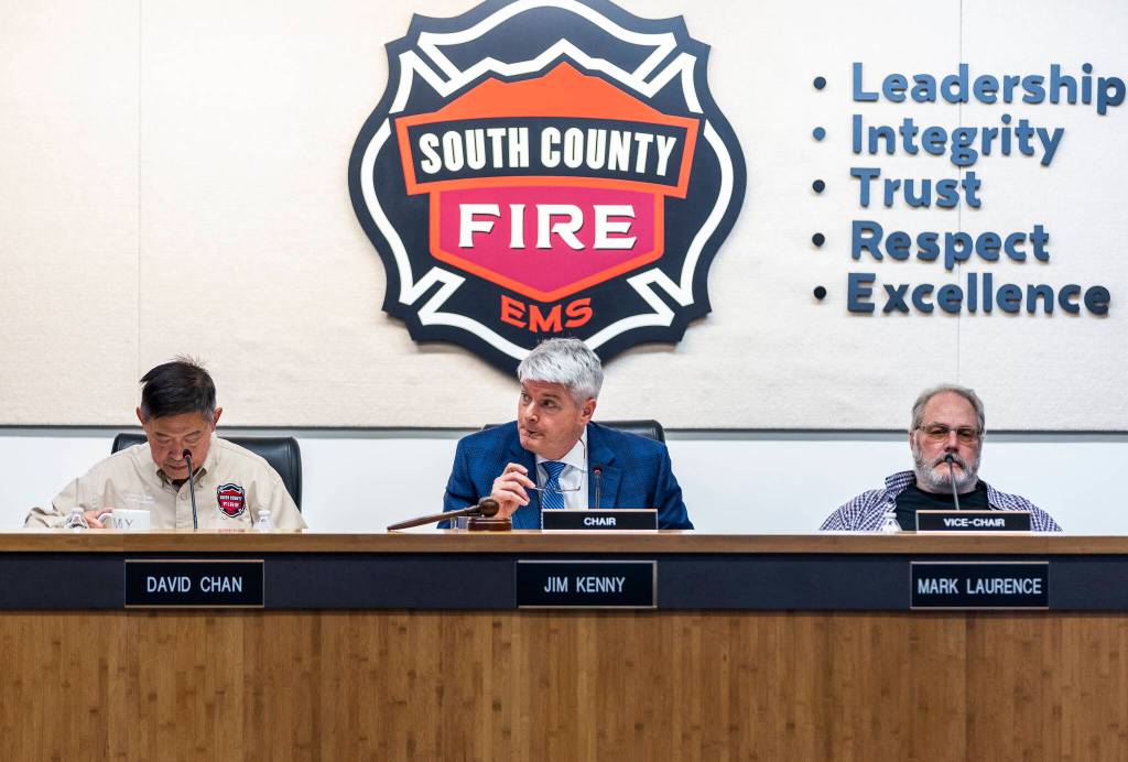South County Fire Chair Jim Kenny leads a meeting on Tuesday, Sept. 2, 2025, in Everett, Washington. (Olivia Vanni / The Herald)