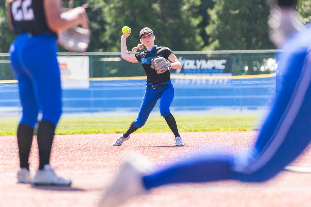 Shorewoods Madelyn Schilperoort fields the ball during the 3A state opening round loser-out game against Sedro-Woolley on Friday, May 22, 2026 in Lacey, Washington. (Olivia Vanni / The Herald)